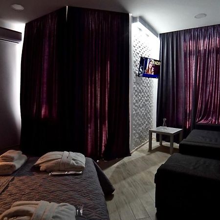 Queen Tamara Apartment Батуми Экстерьер фото