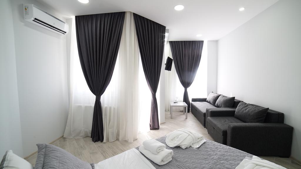 Queen Tamara Apartment Батуми Экстерьер фото