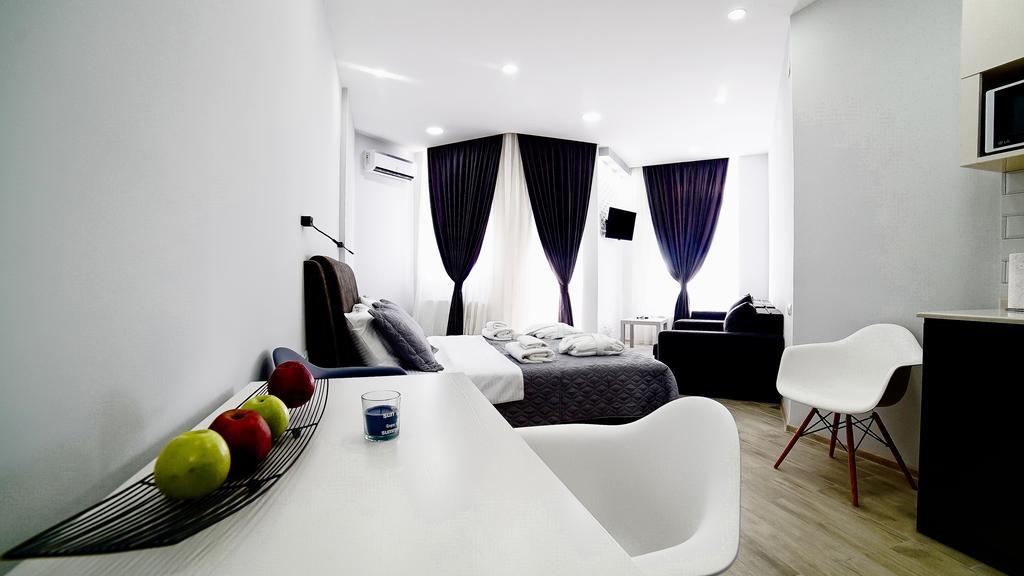 Queen Tamara Apartment Батуми Экстерьер фото
